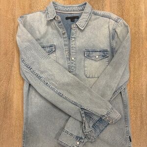 John Varvatos Men’s Light Wash Denim Snap Shirt – Size Small